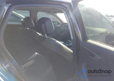 2017 Audi A4 2.0T Season Of Audi Premium z USA, uszkodzony, nr VIN WAUDNAF4XHN047194